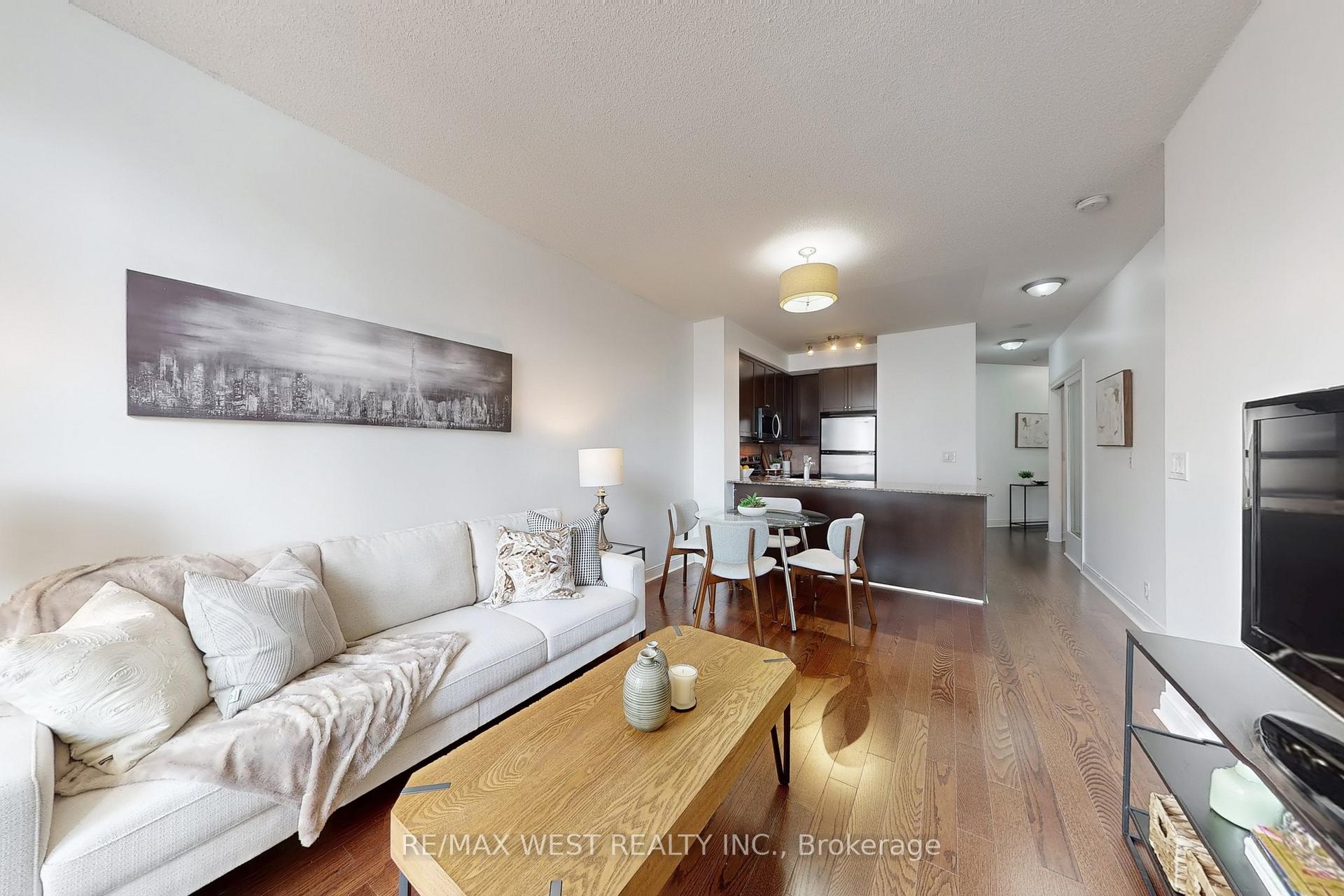 2 Bedrooms Condo at 80 Absolute, Mississauga For sale