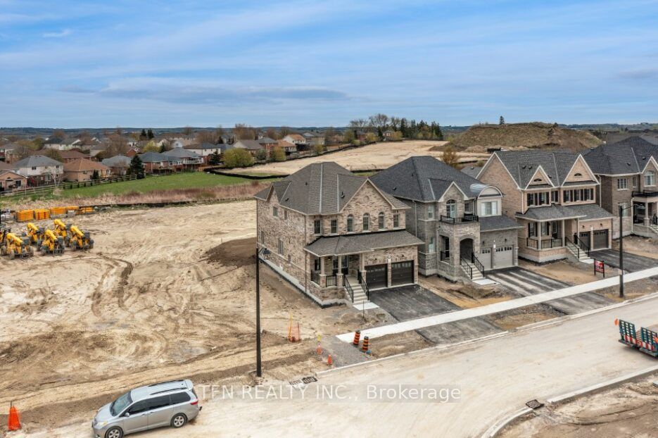 55 Robin Trail