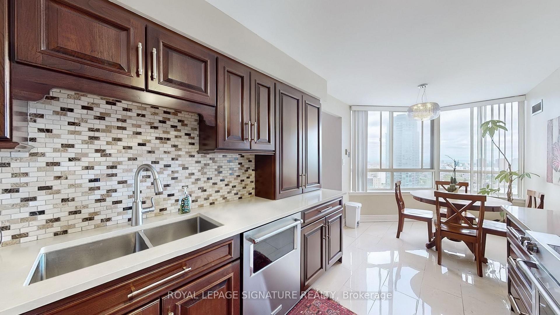 2 Bedrooms Condo at 3605 Kariya, Mississauga For sale