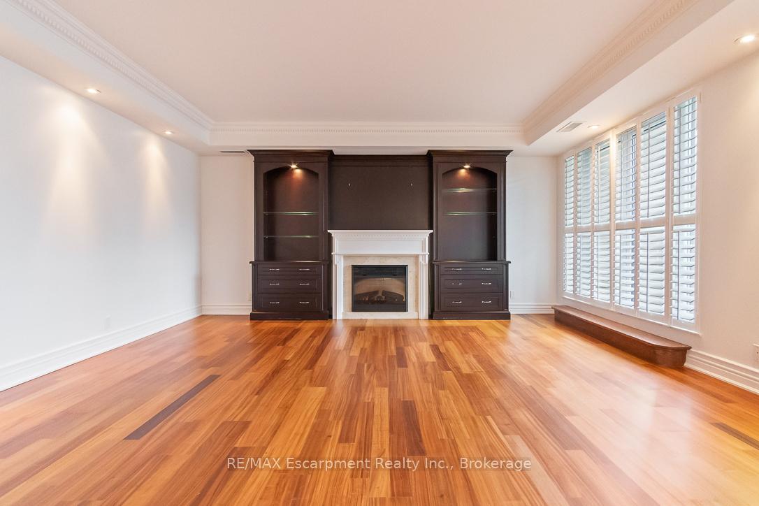 3 Bedrooms Condo at 68 Yorkville, Toronto For sale
