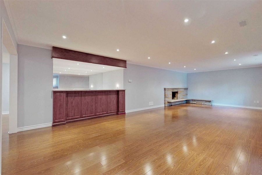 8 Sandfield Road