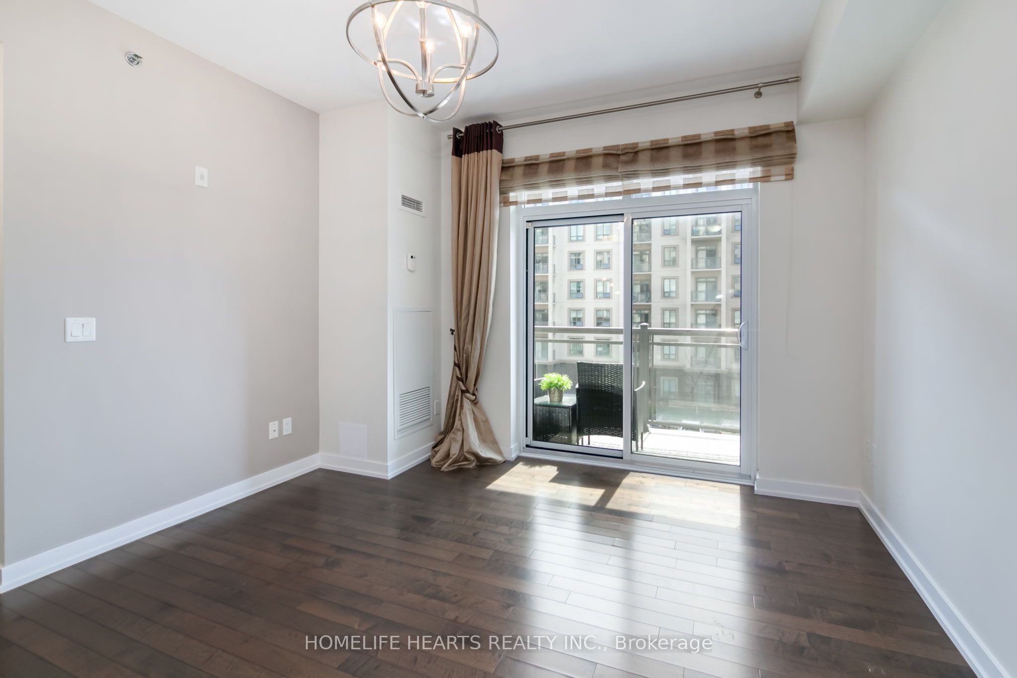 2486 Old Bronte Road, #303
