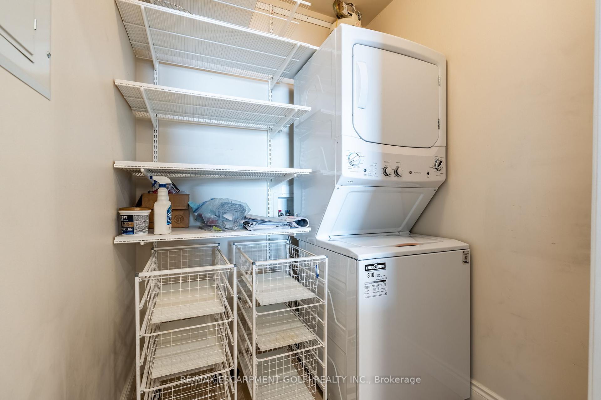 2 Bedrooms Condo at 1477 Lakeshore, Burlington For sale
