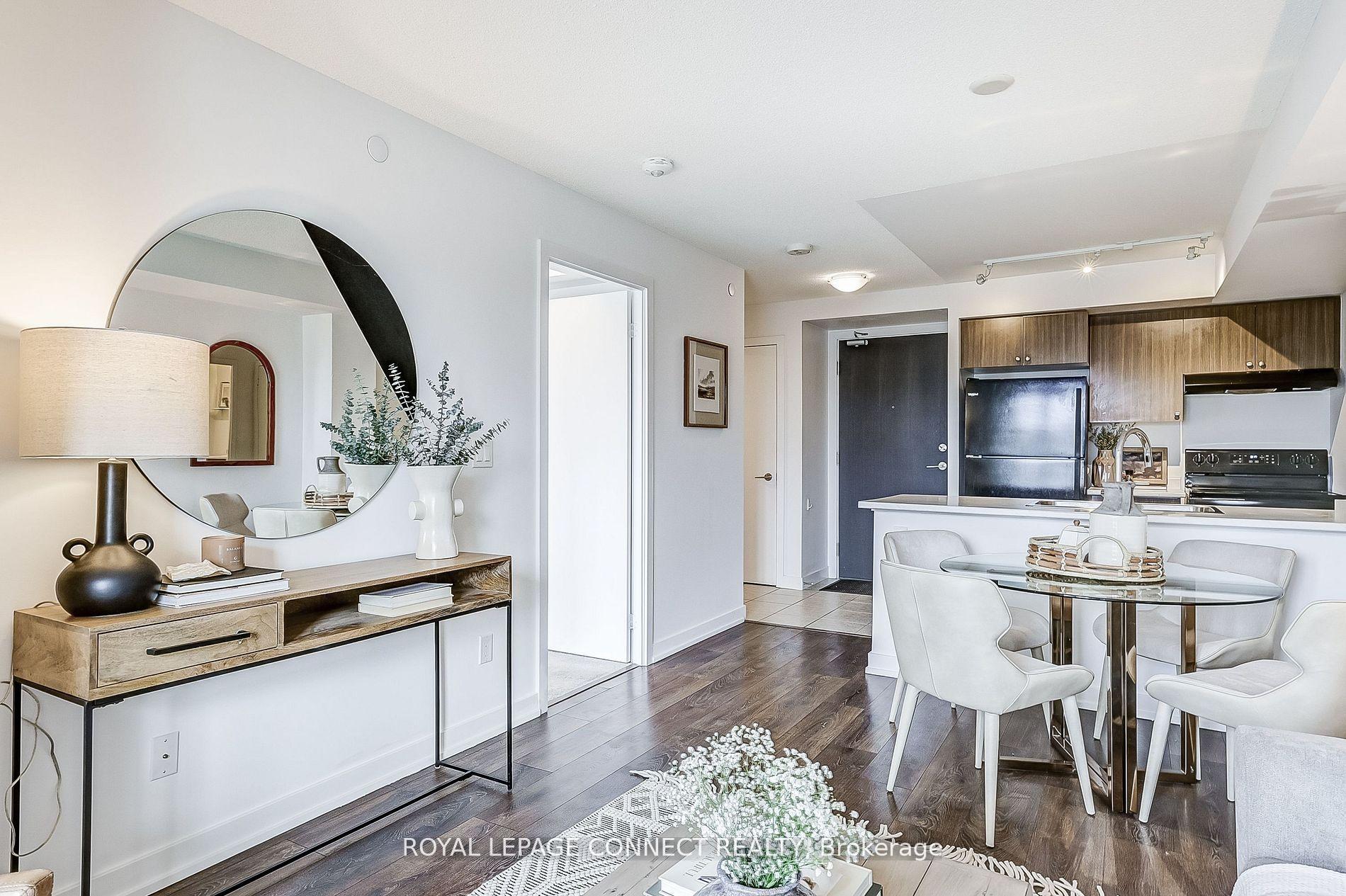 1 Bedroom Condo at 8 Trent, Toronto For sale