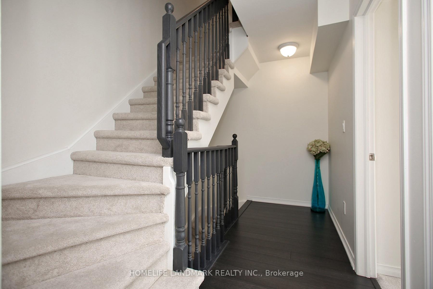 2 Bedrooms Condo at 90 Orchid, Toronto For sale