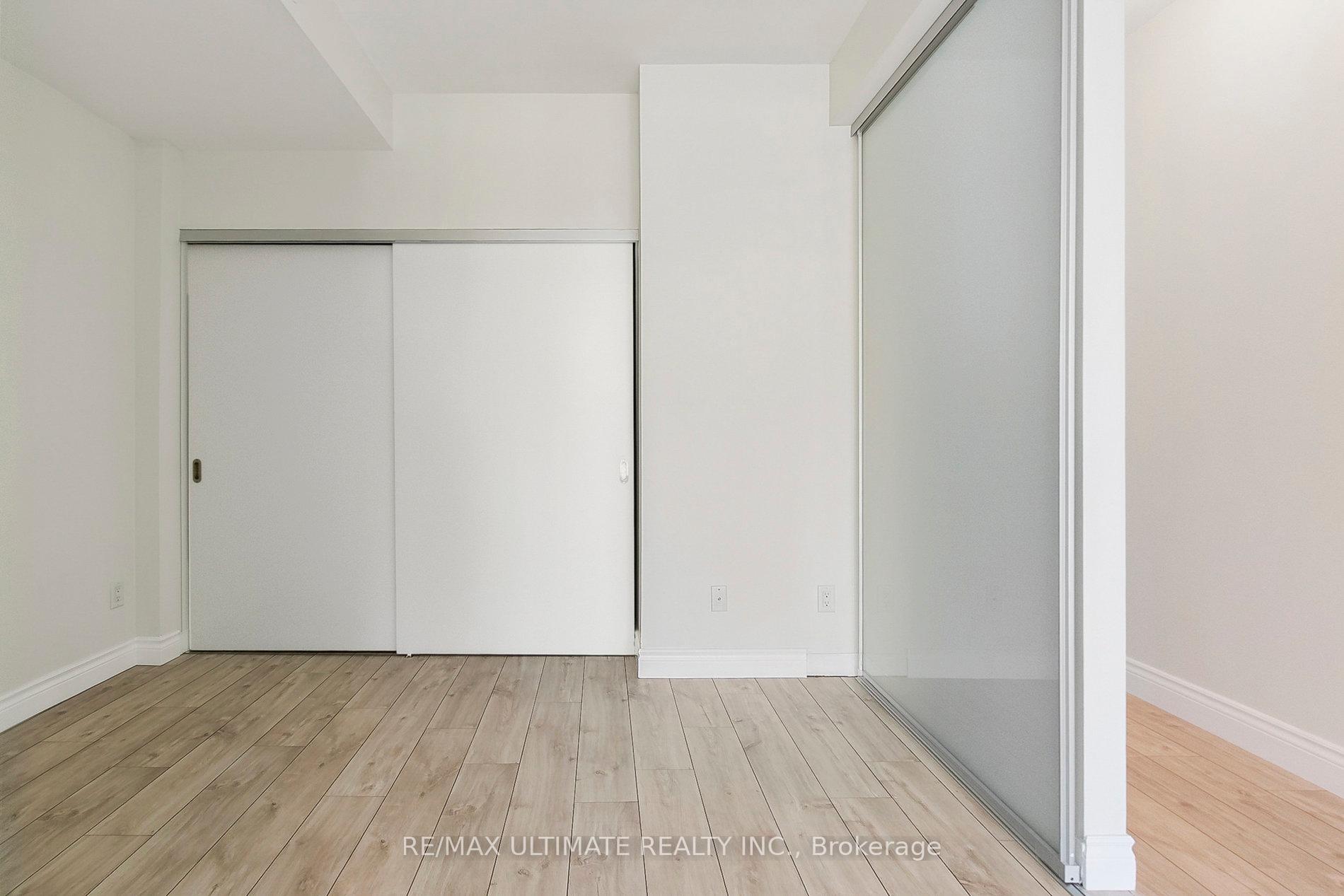 2 Bedrooms Condo at 210 Simcoe, Toronto For sale