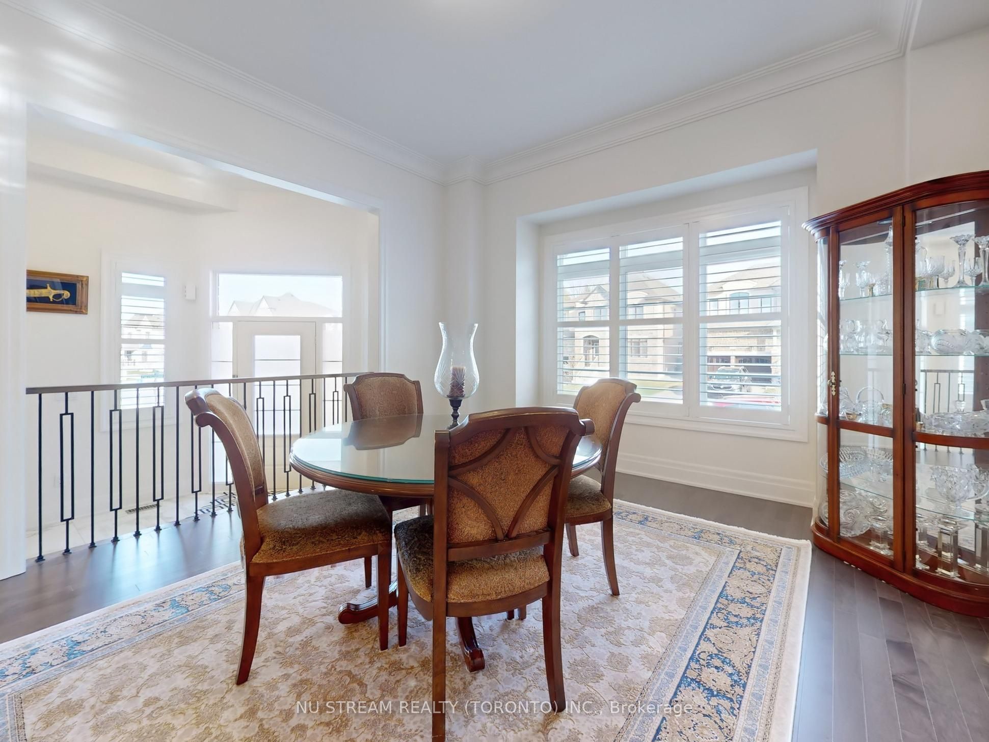 2 Pietrowski Drive, Georgina, ON L4P 0J7