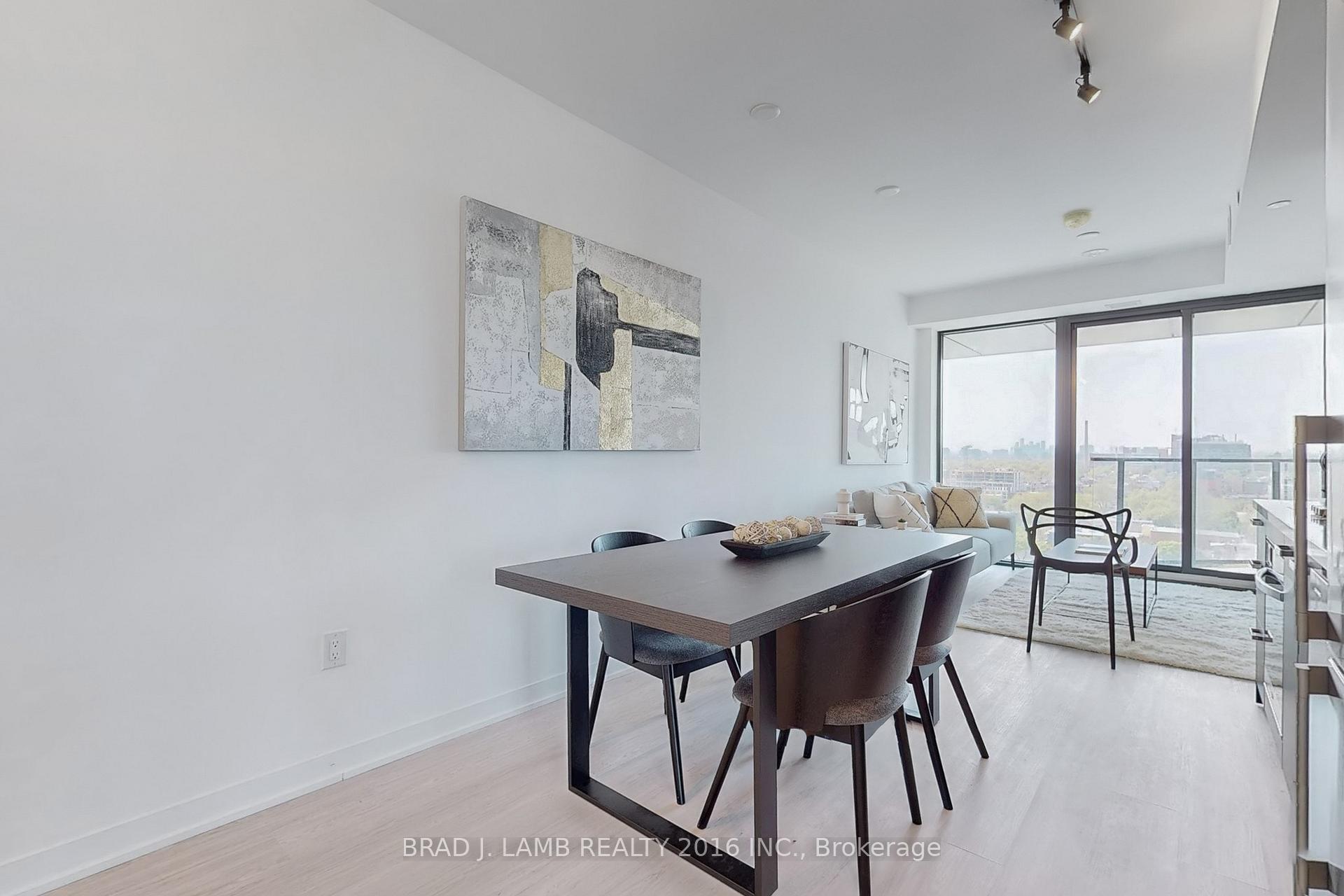 2 Bedrooms Condo at 195 McCaul, Toronto For sale