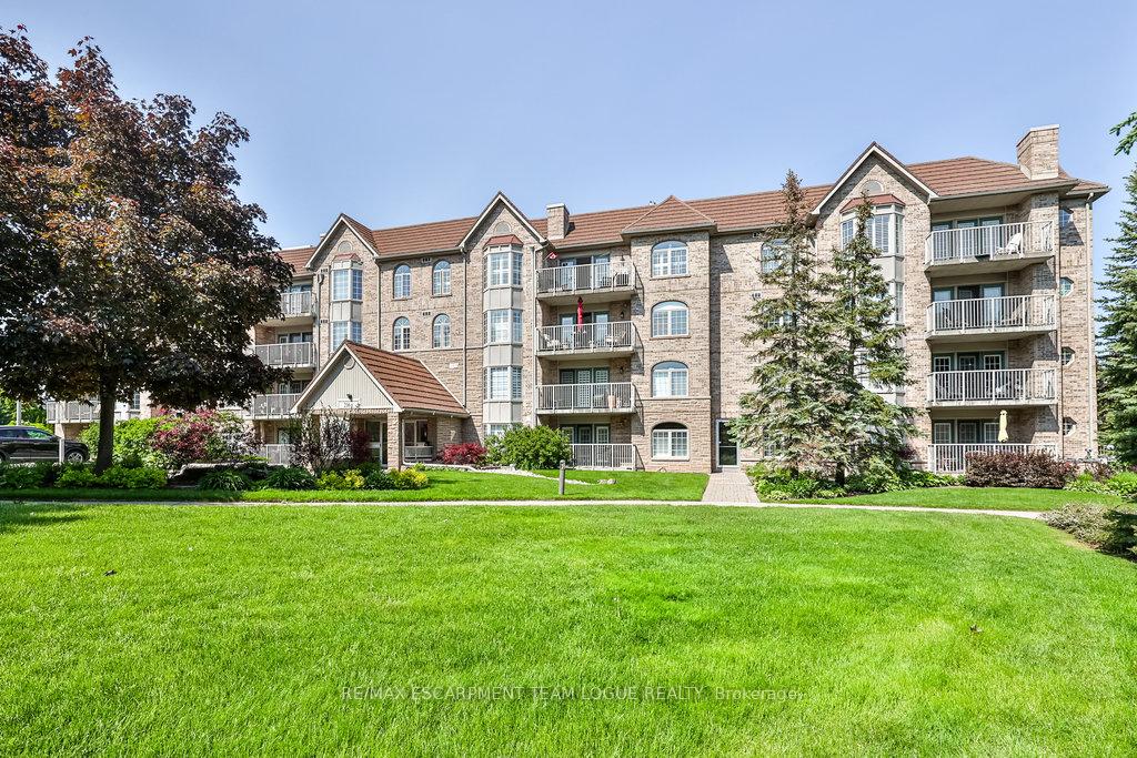 2 Bedrooms Condo at 216 Plains Road West, Burlington For sale