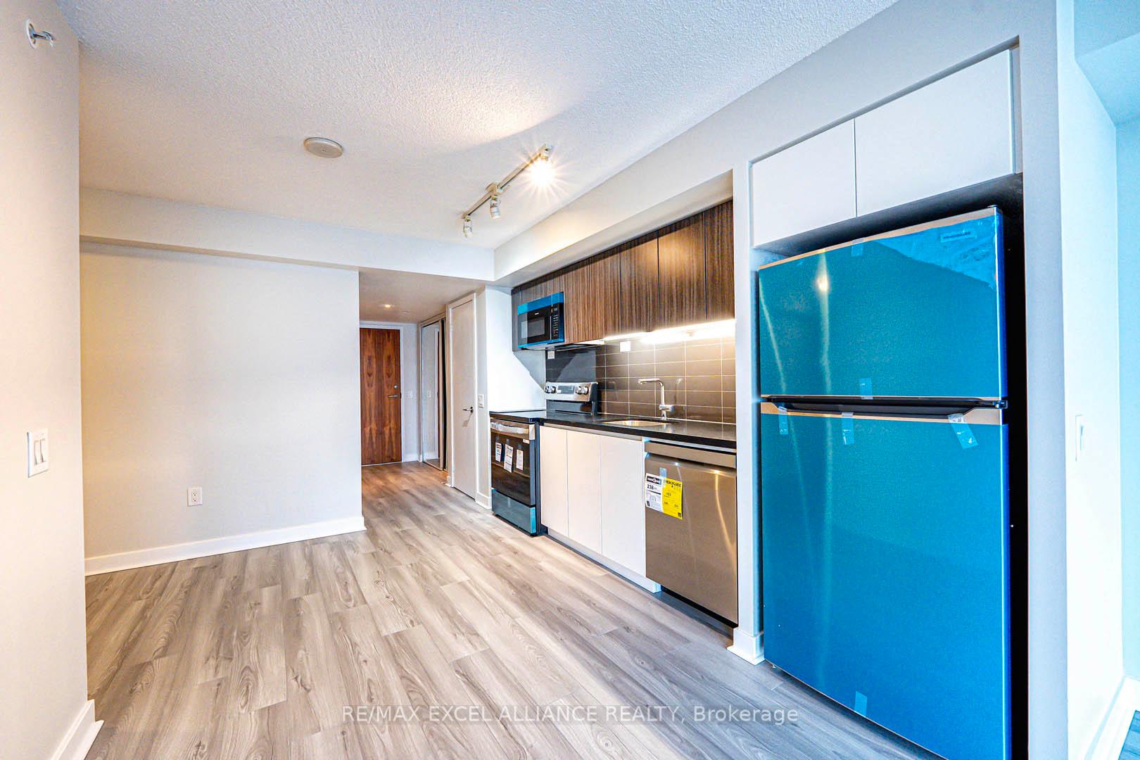 2 Bedrooms Condo at 75 Queens Wharf,  Toronto For sale