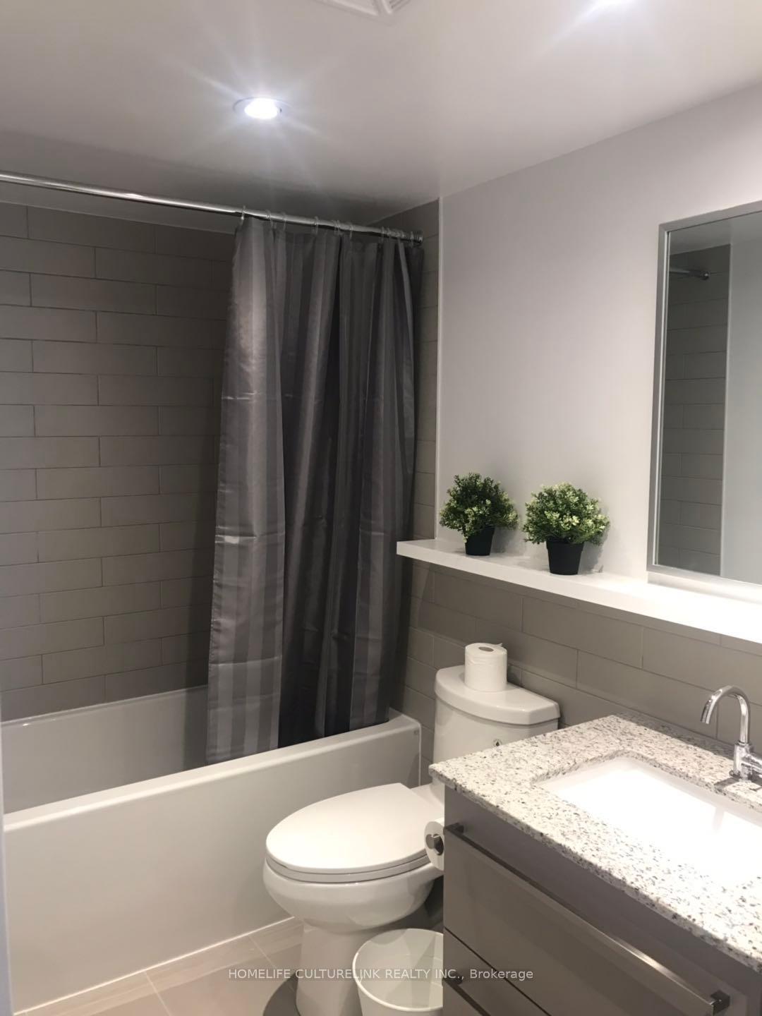 2 Bedrooms Condo at 160 Flemington, Toronto For sale