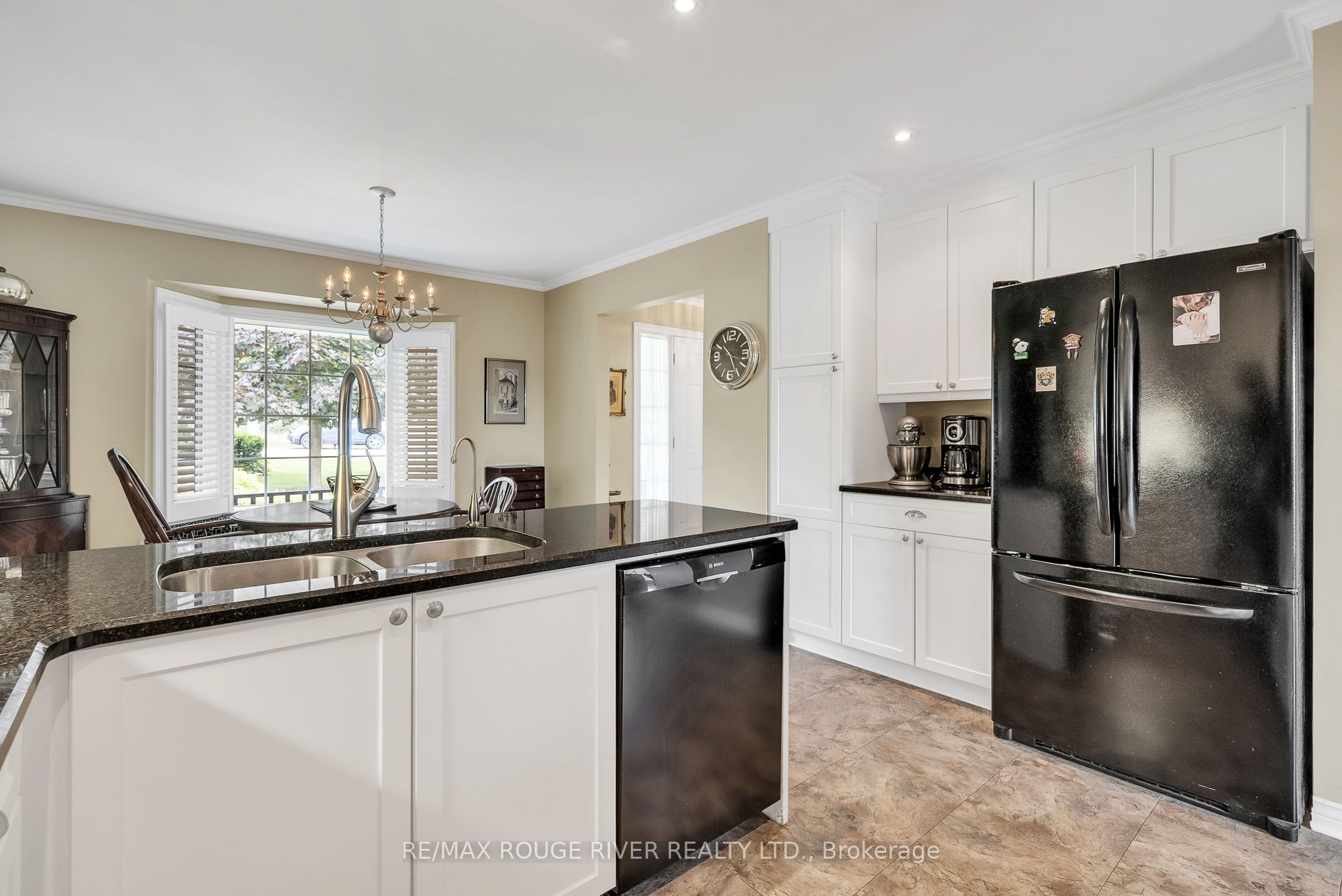 8 Sunrise Court