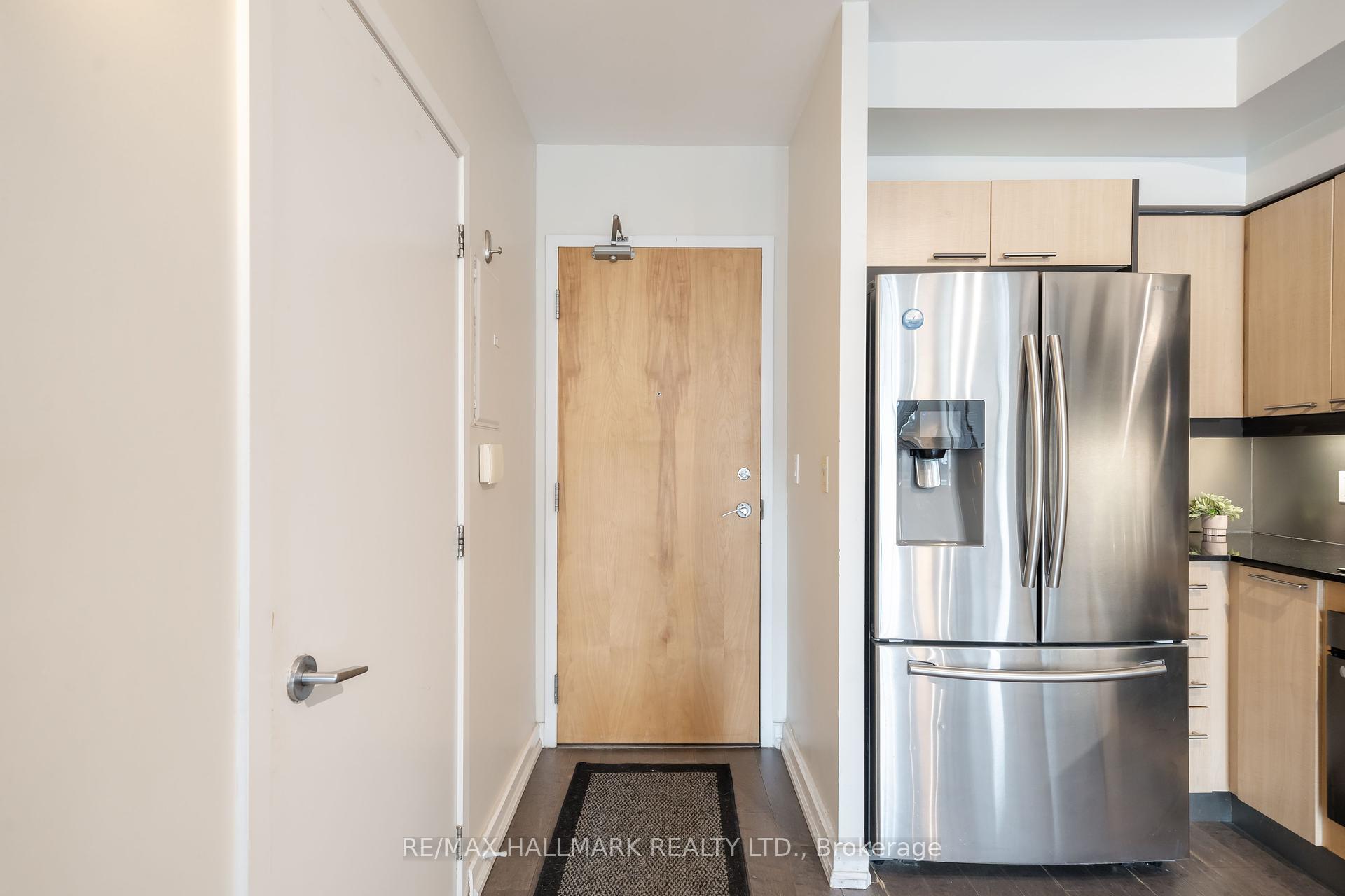 2 Bedrooms Condo at 36 Blue Jays,  Toronto For sale