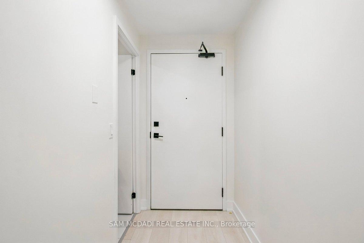 2 Bedrooms Condo at 2489 Taunton, Oakville For sale