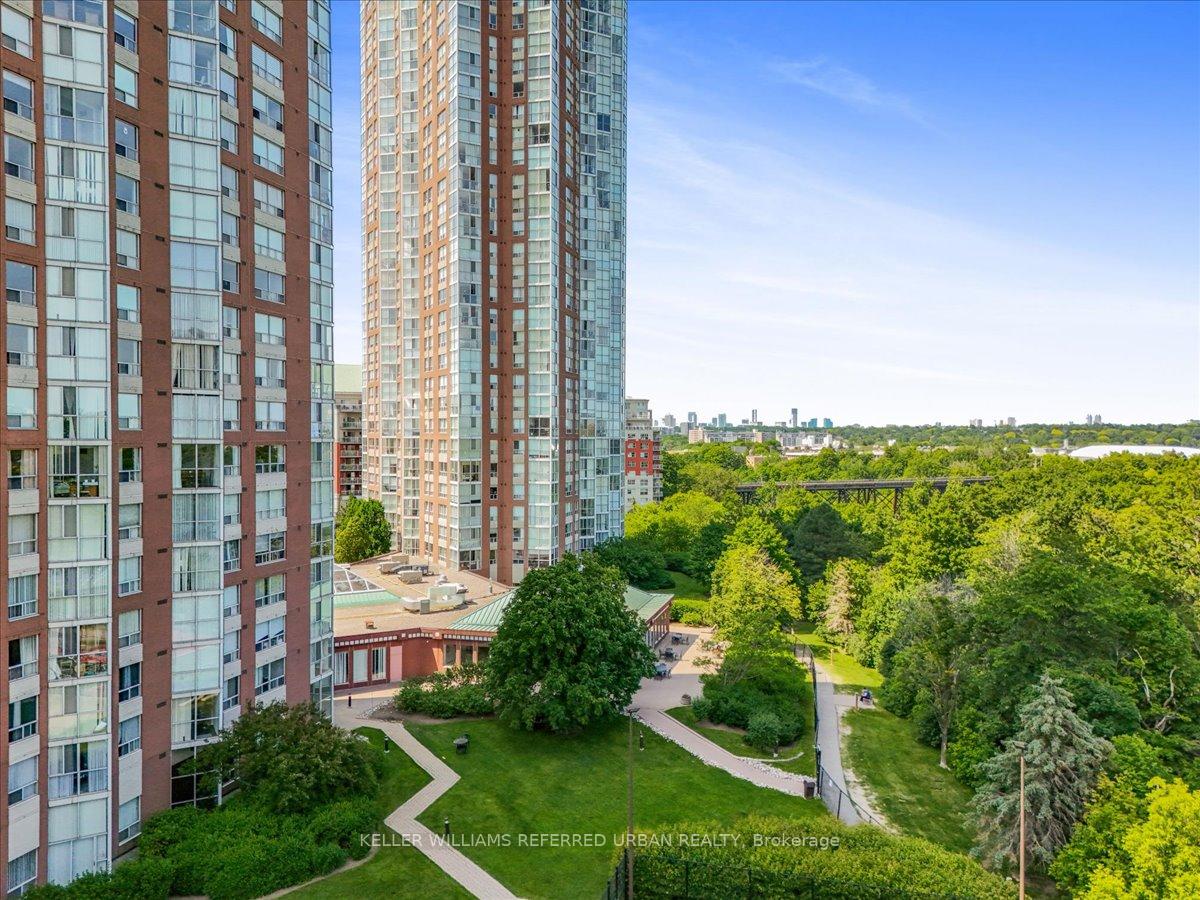 1 Bedroom Condo at 5 Concorde, Toronto For sale