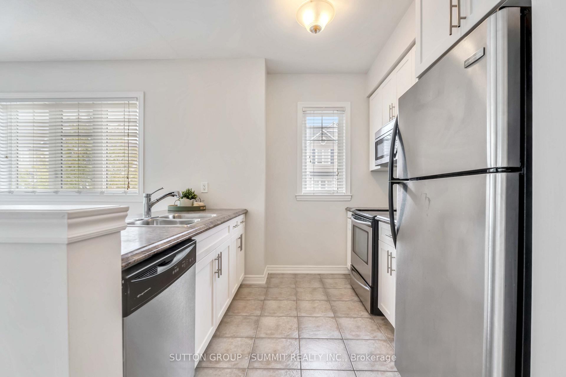 3 Bedrooms Condo at 337 Beach, Hamilton For sale