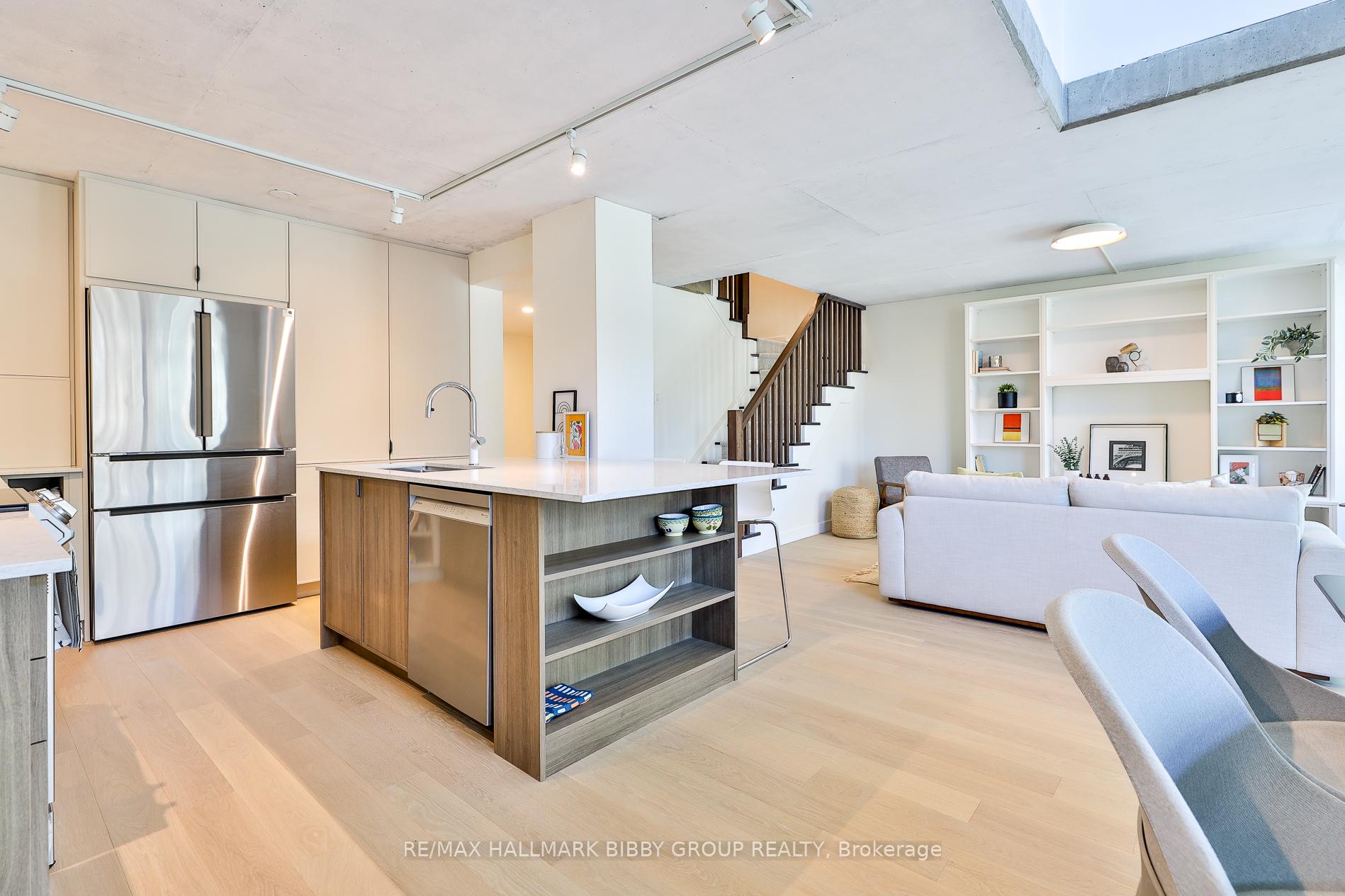 2 Bedrooms Condo at 954 King, Toronto For sale
