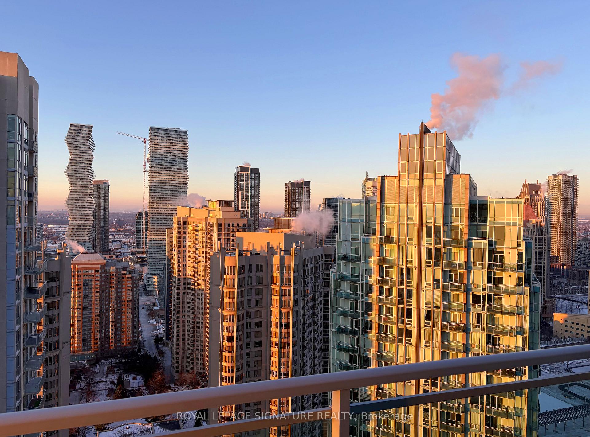 1 Bedroom Condo at 223 Webb,  Mississauga For sale