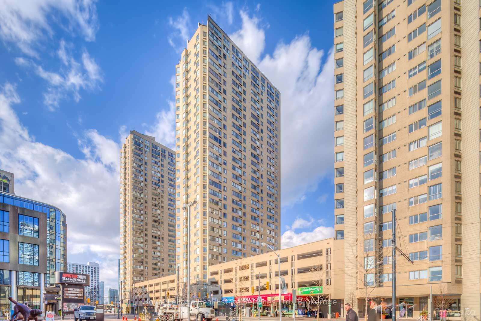 2 Bedrooms Condo at 260 Queens, Toronto For sale