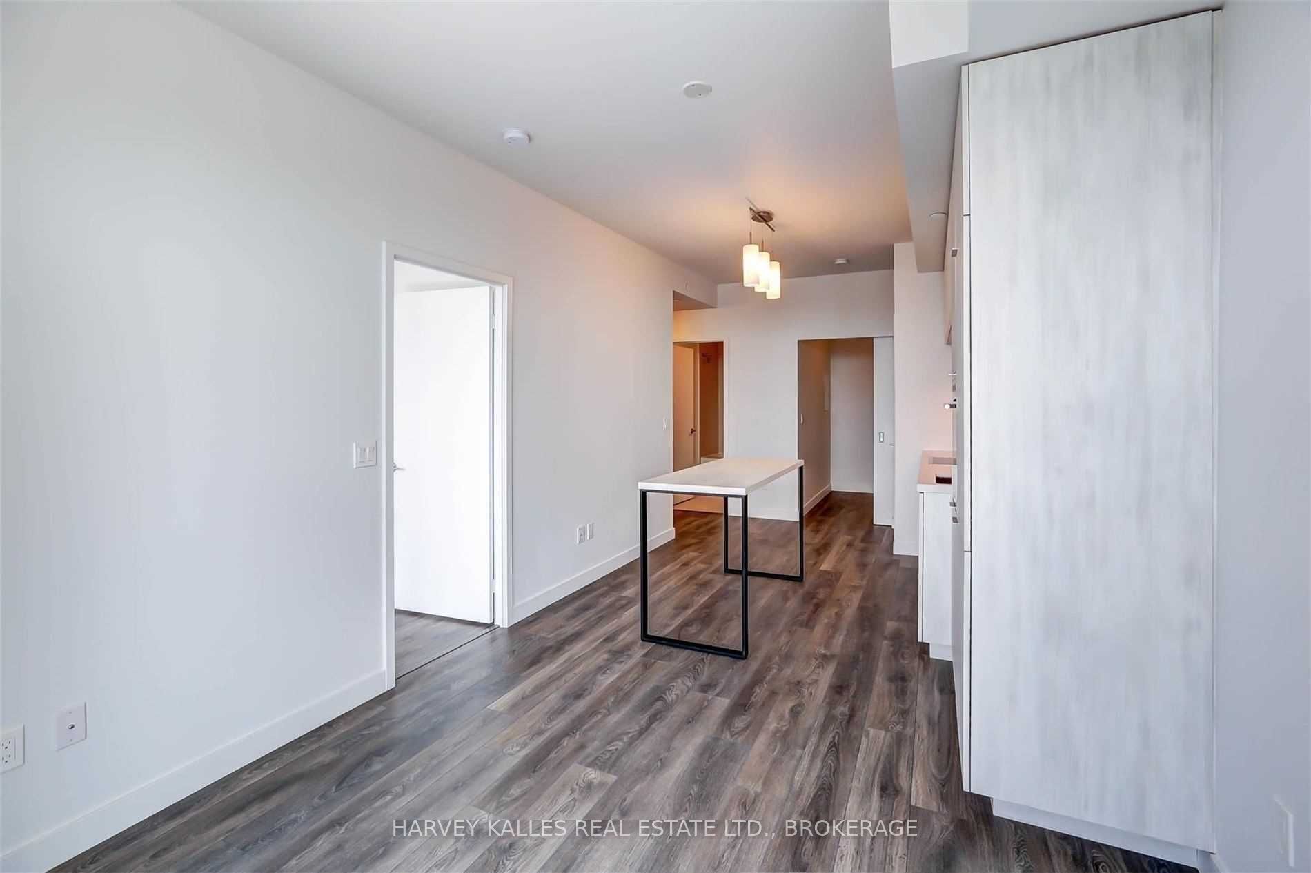8 Eglinton Avenue E 5201