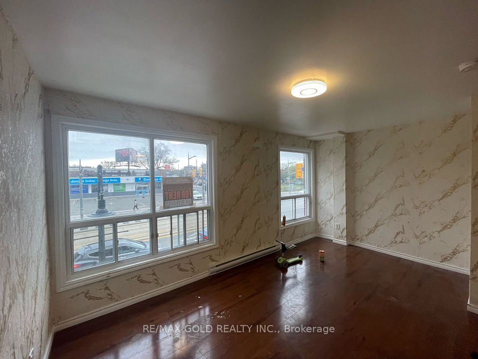 1824 St Clair