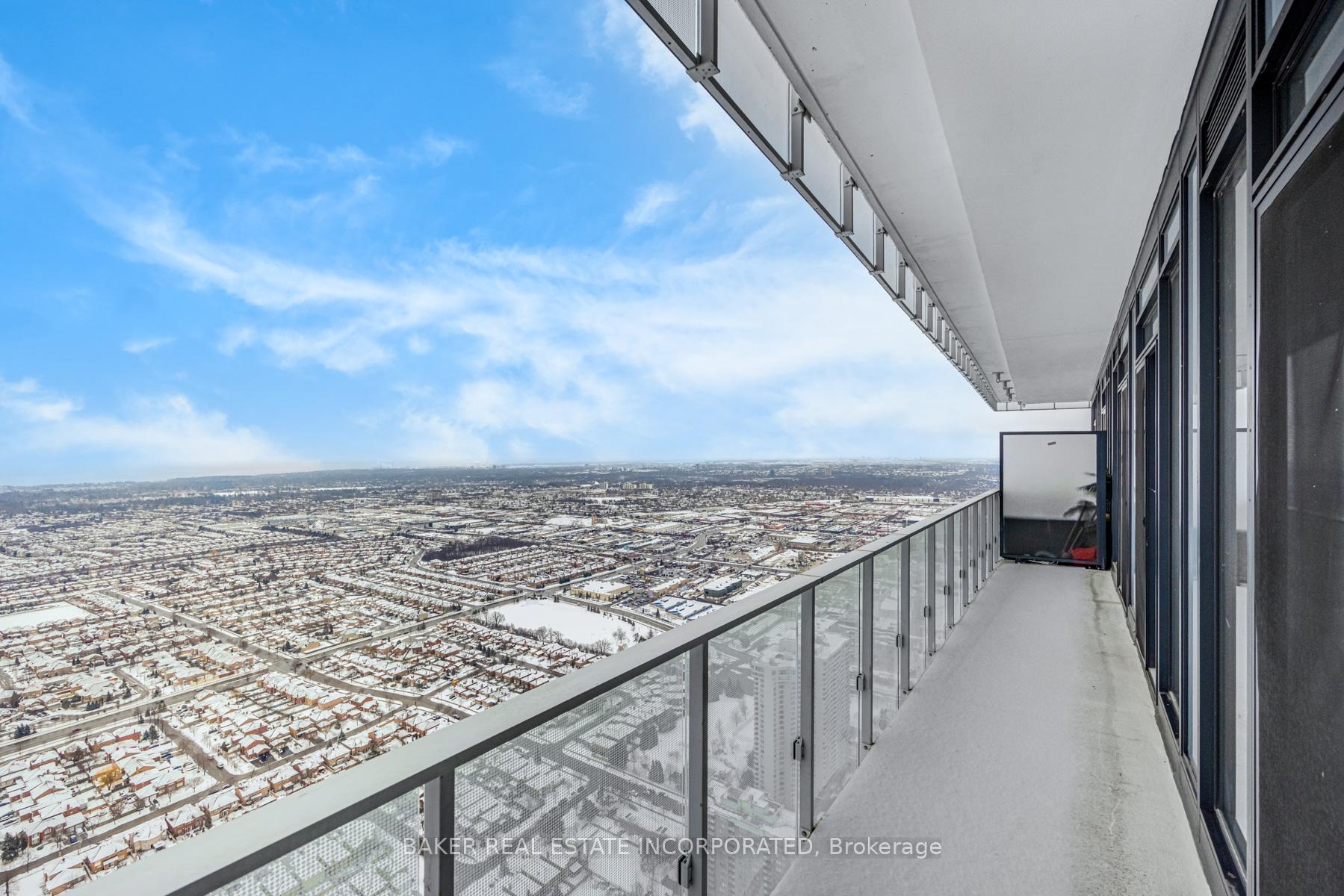 3 Bedrooms Condo at 3883 Quartz, Mississauga For sale