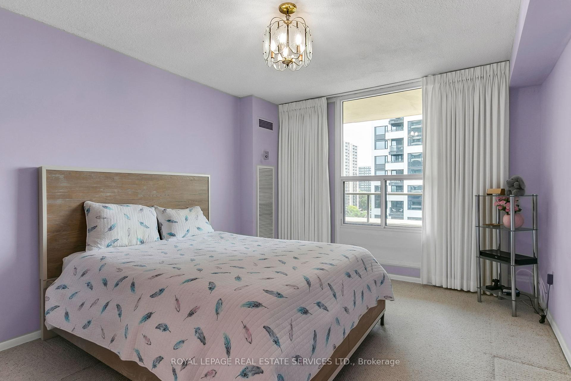2 Bedrooms Condo at 50 Quebec, Toronto For sale
