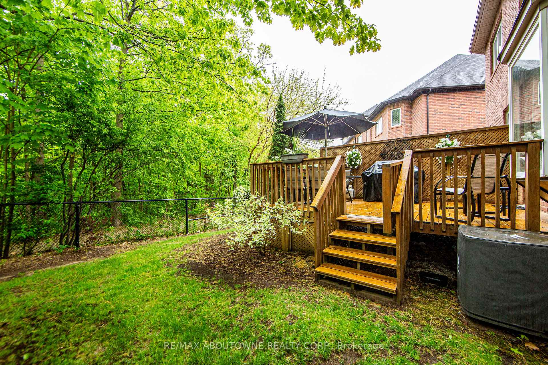 4 Bedrooms Condo at 300 Ravineview, Oakville For sale