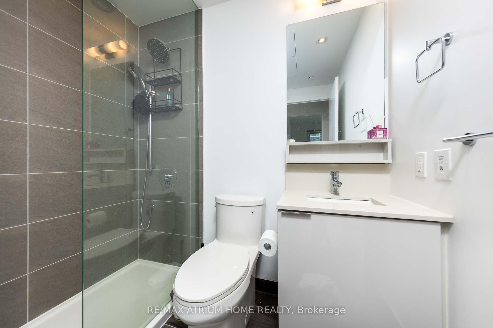 2 Bedrooms Condo at 950 Portage,  Vaughan For sale
