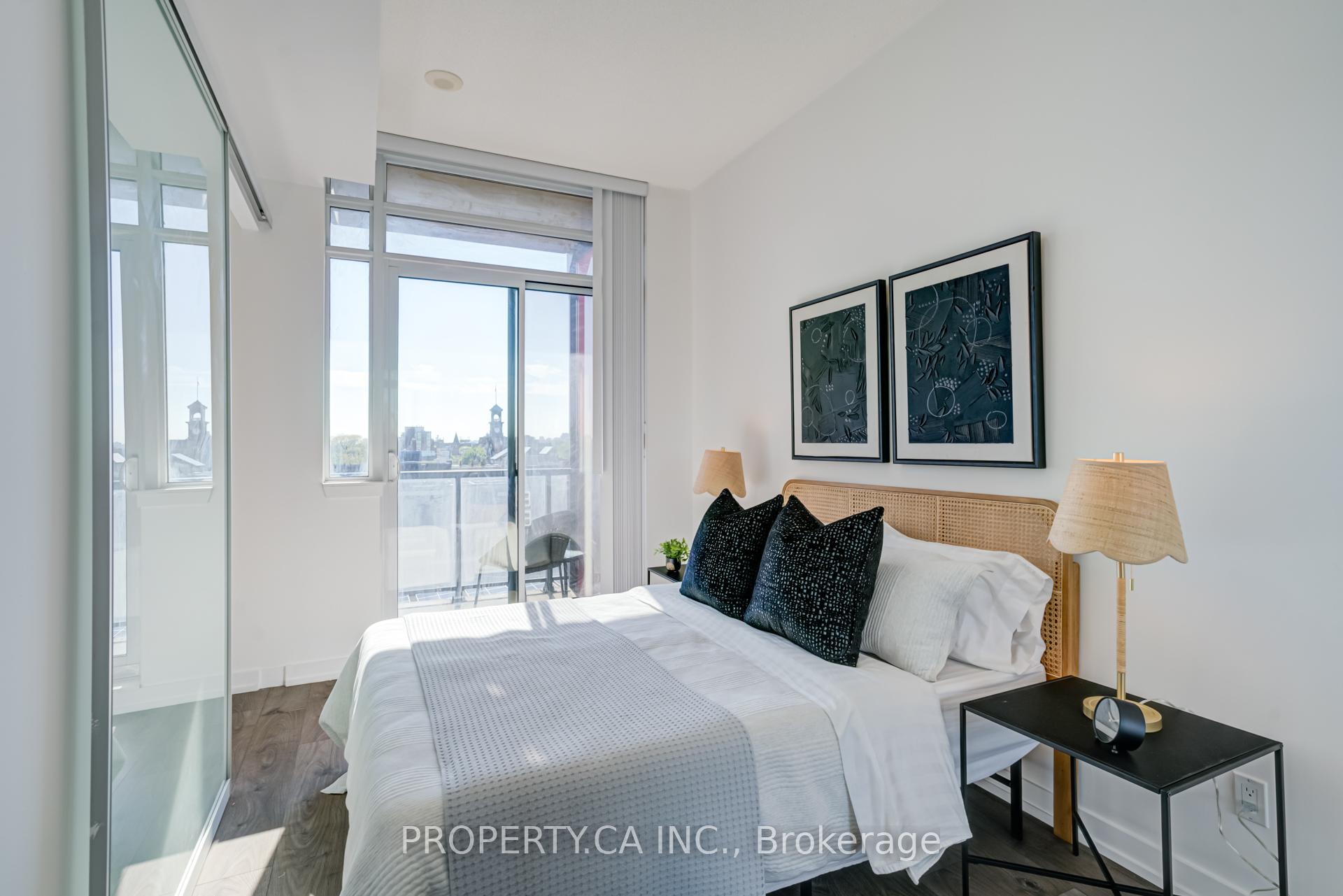 2 Bedrooms Condo at 297 College, Toronto For sale