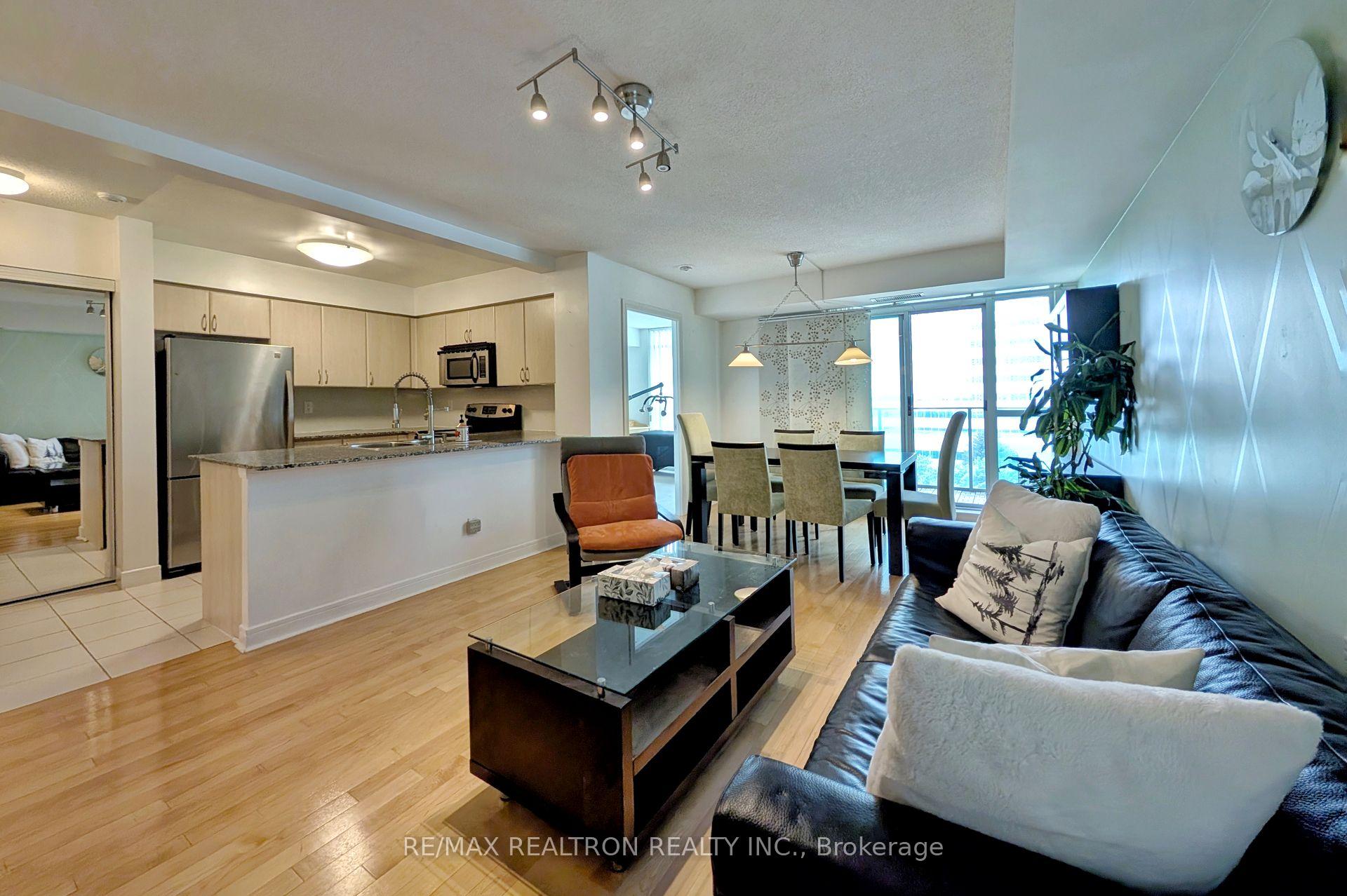 3 Bedrooms Condo at 35 Bales, Toronto For sale