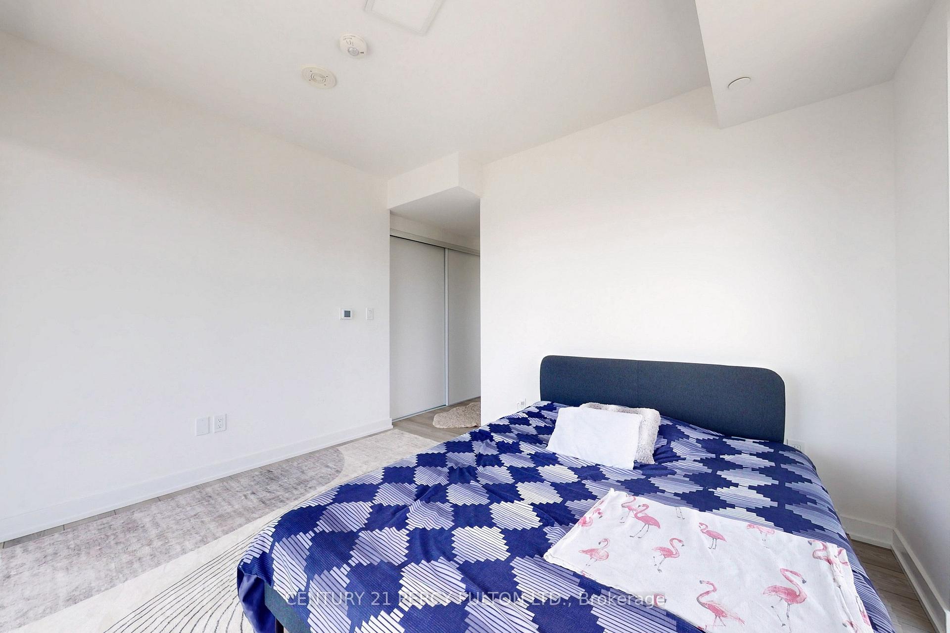 3 Bedrooms Condo at 8 Tippett, Toronto For sale