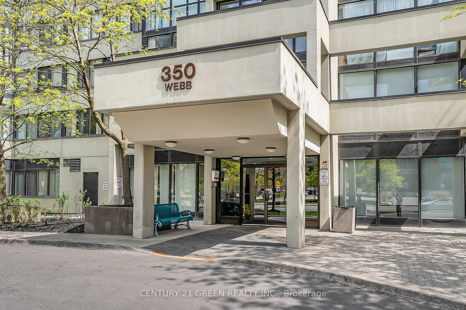 3 Bedrooms Condo at 350 Webb, Mississauga For sale