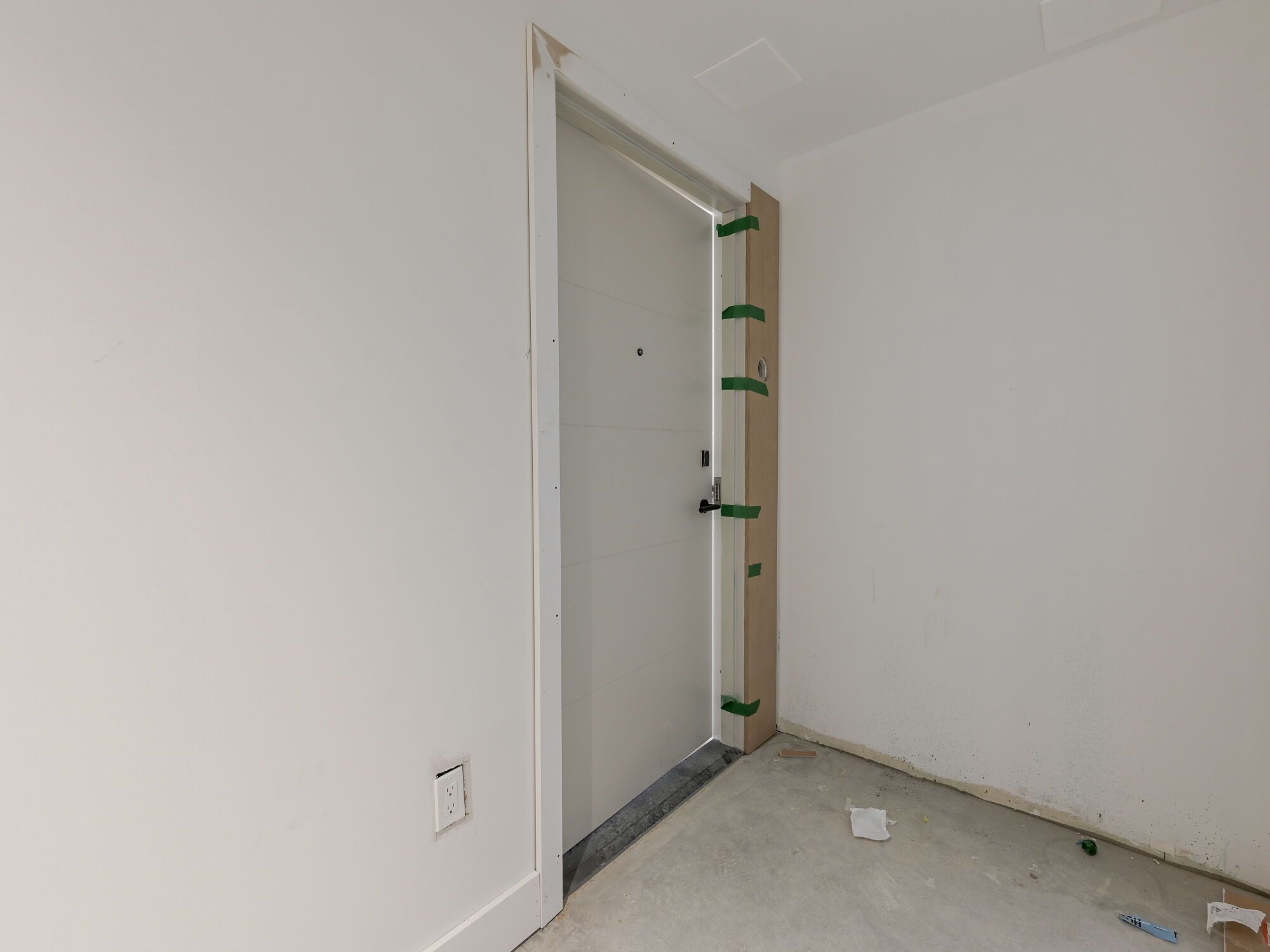 8 Manor Road E 204