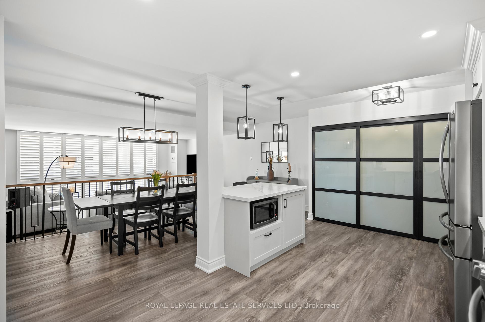 2 Bedrooms Condo at 2185 Marine,  Oakville For sale