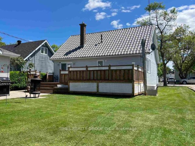 77 Dominion Avenue, Kapuskasing, ON P5N 1P3