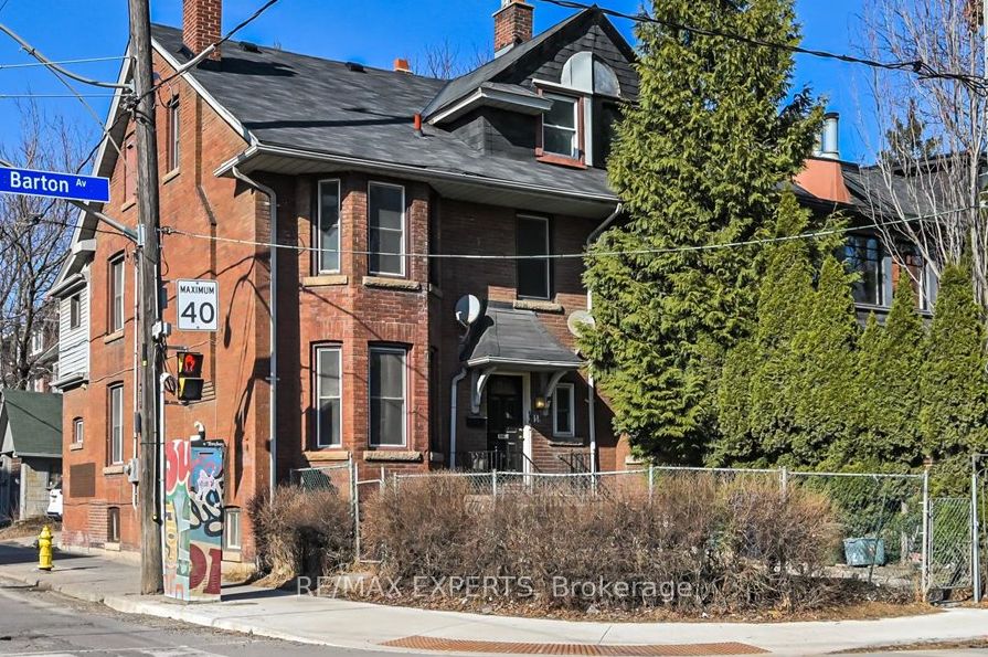 18 Barton Avenue