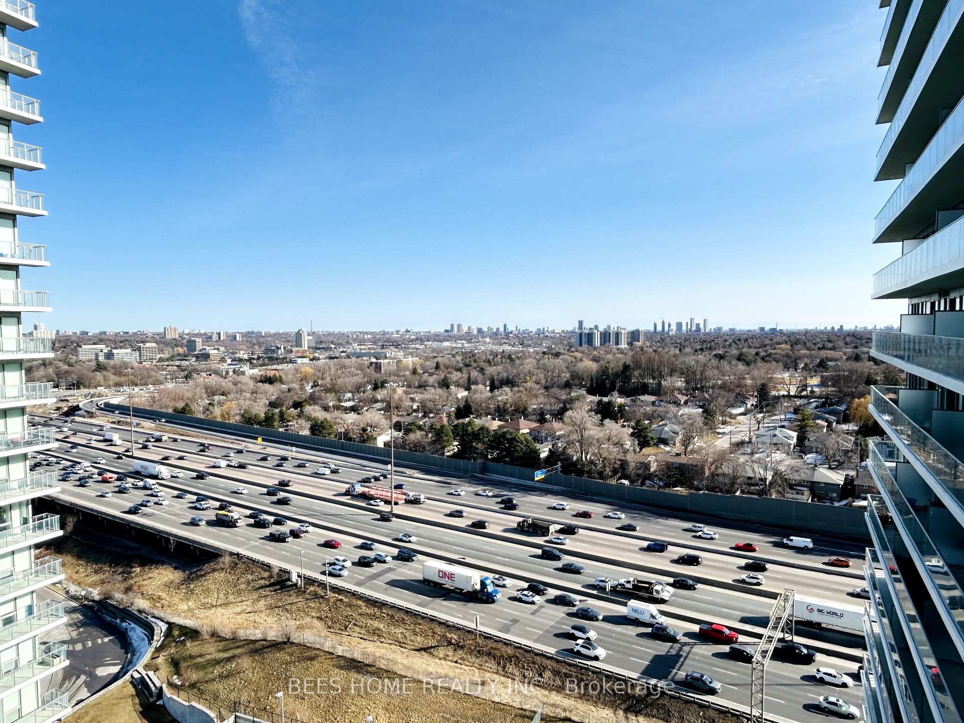 2 Bedrooms Condo at 115 McMahon, Toronto For sale