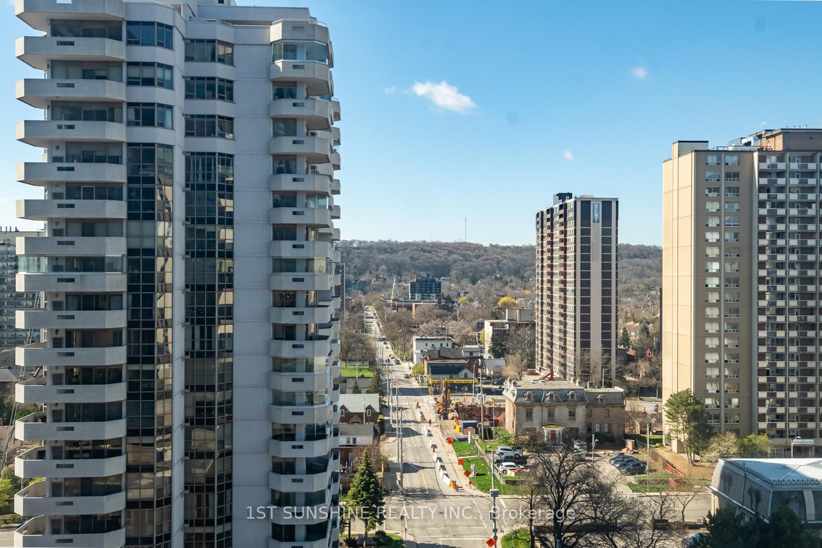 2 Bedrooms Condo at 150 MAIN,  Hamilton For sale