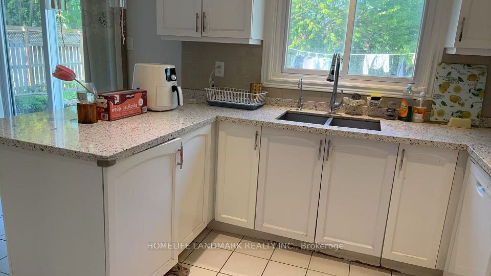 #Bedroom B (Master) - 3153 Colonial Drive, Mississauga, ON L5L 5L3