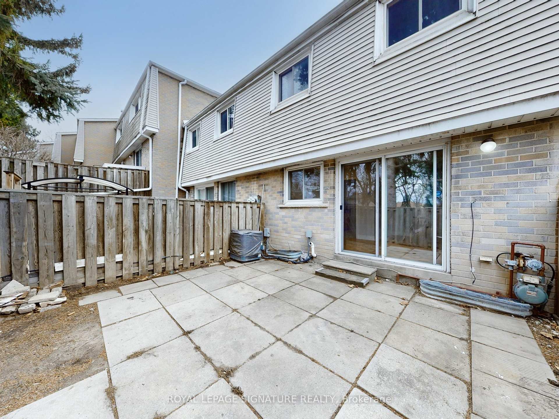 4 Bedrooms Condo at 400 Mississauga Valley,  Mississauga For sale