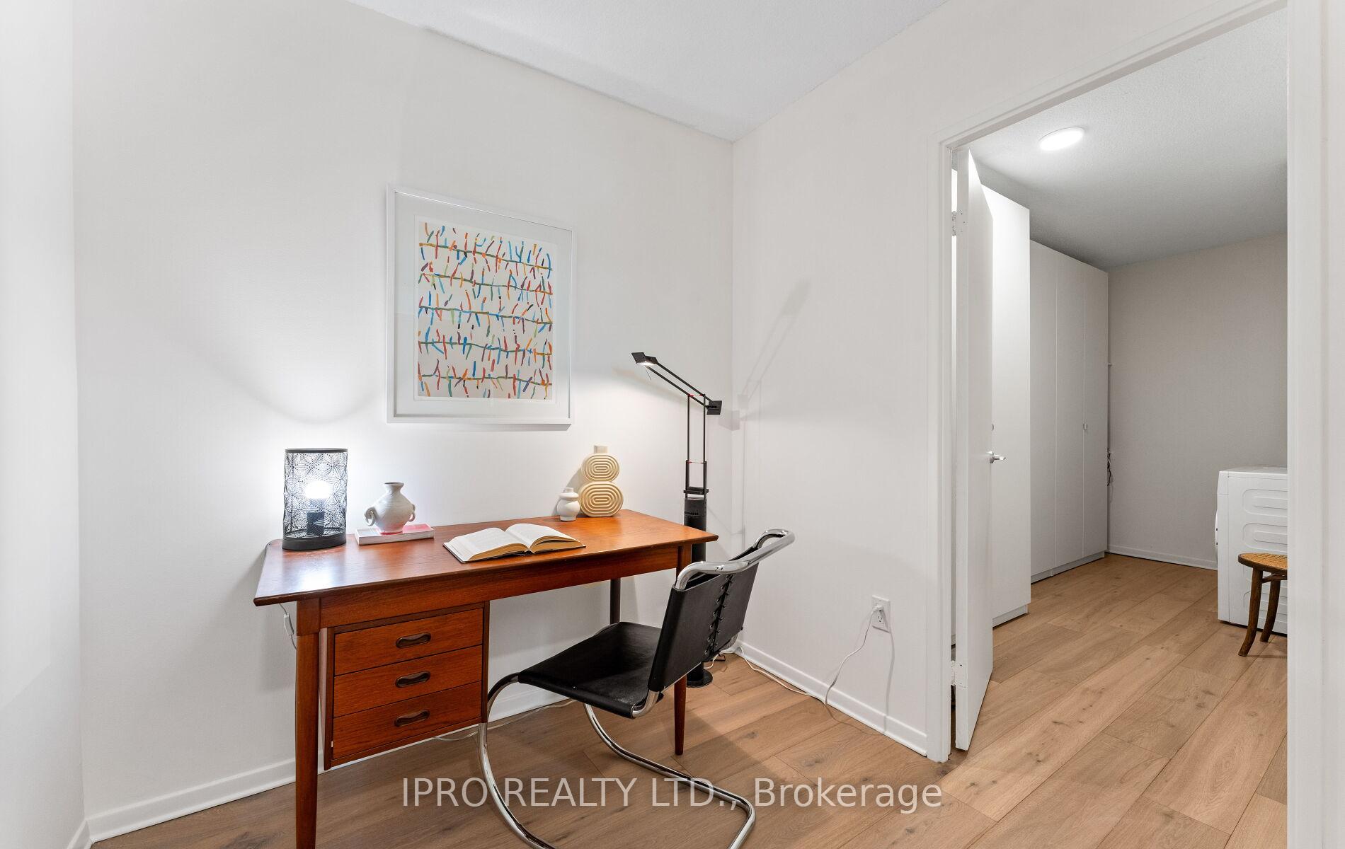4 Bedrooms Condo at 60 Southport, Toronto For sale