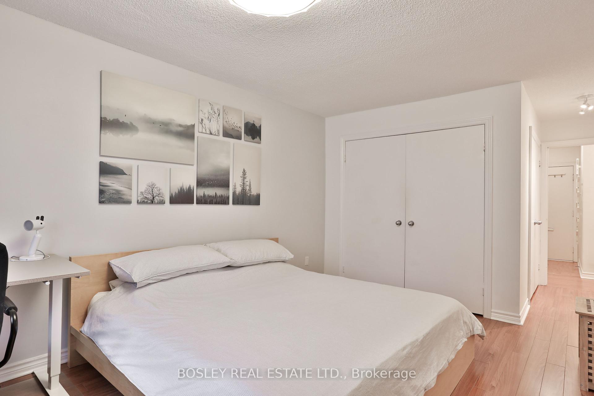 3 Bedrooms Condo at 1250 Mississauga Valley, Mississauga For sale
