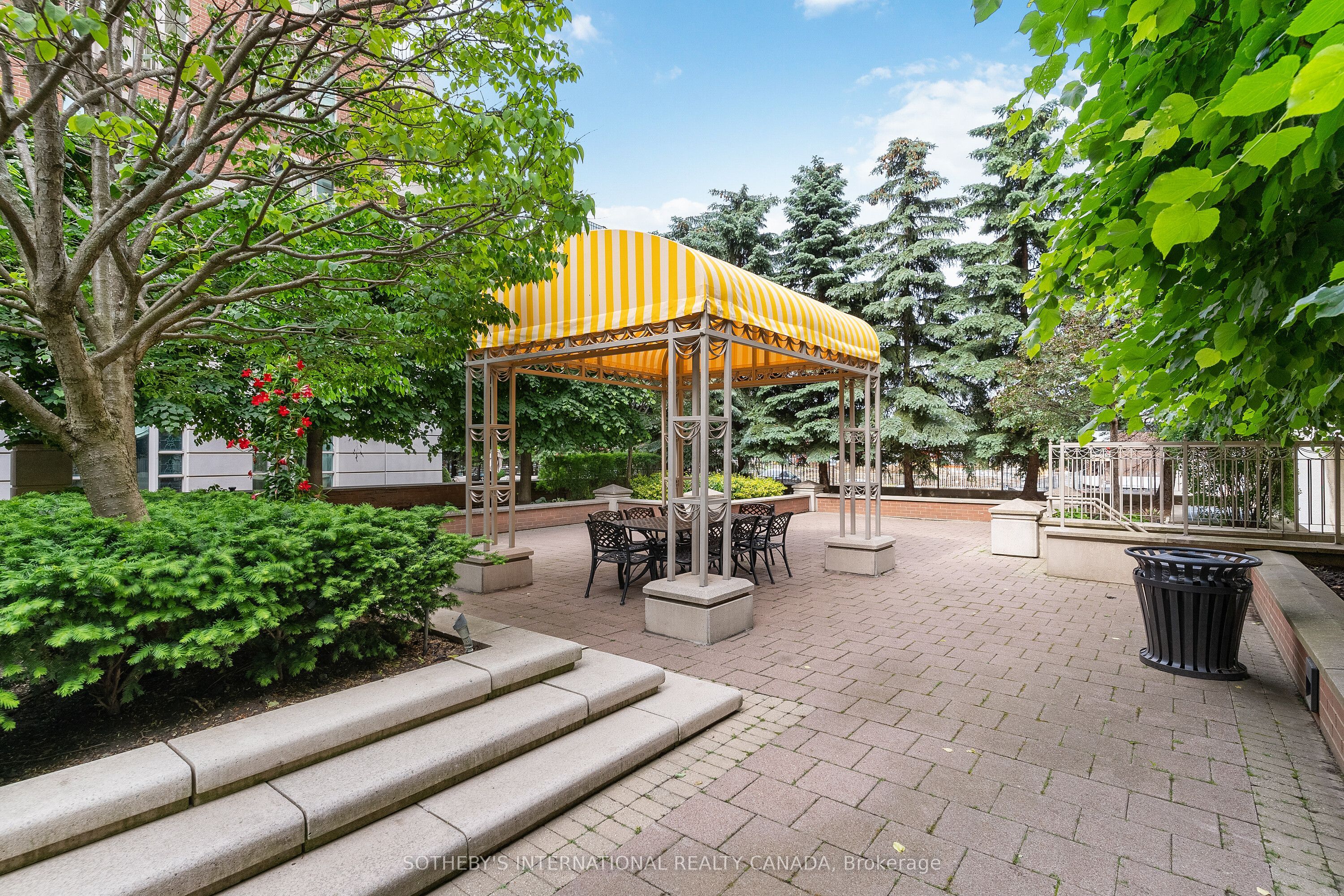 33 Delisle Avenue, #304