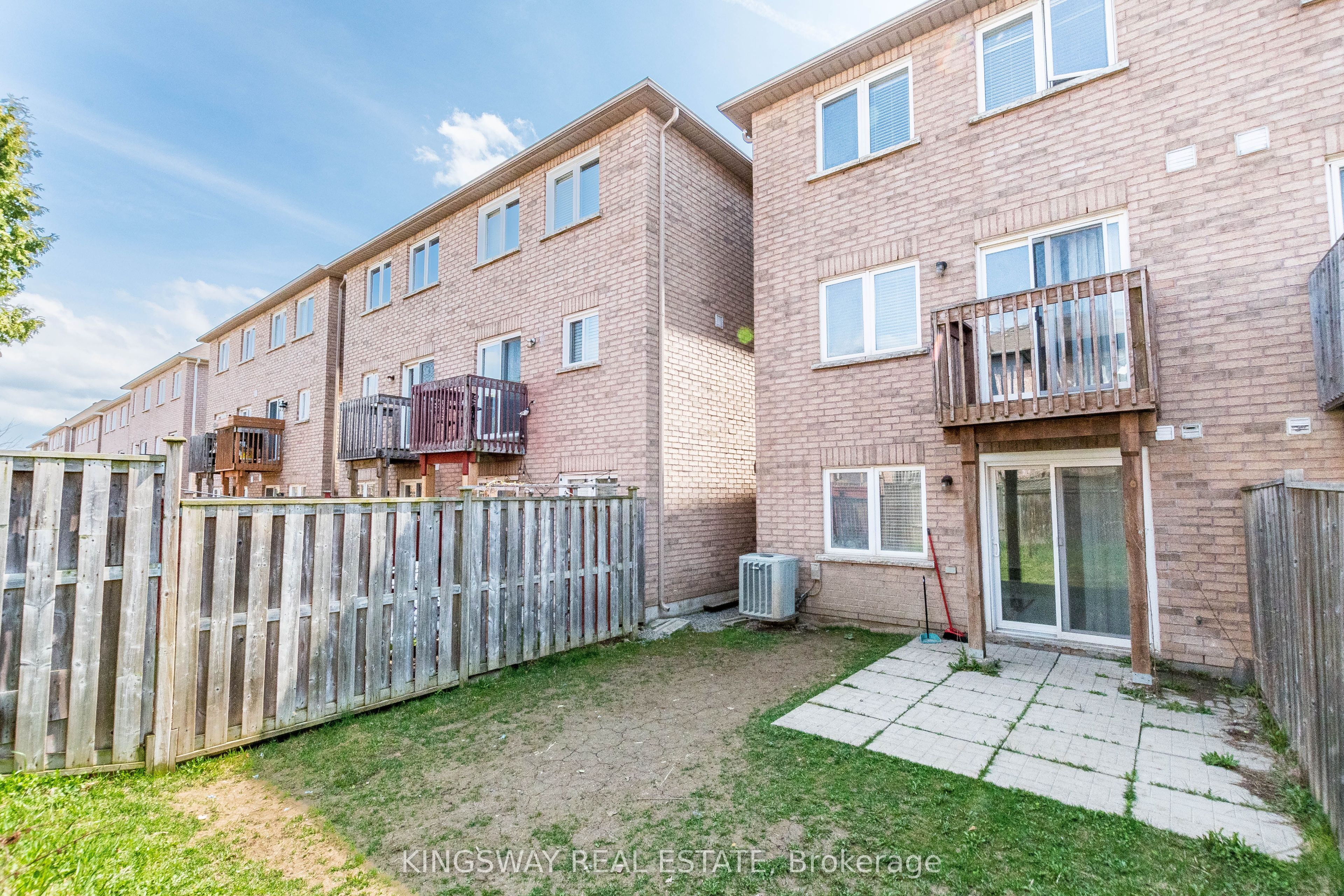 5821 Tiz Road, Mississauga Hurontario