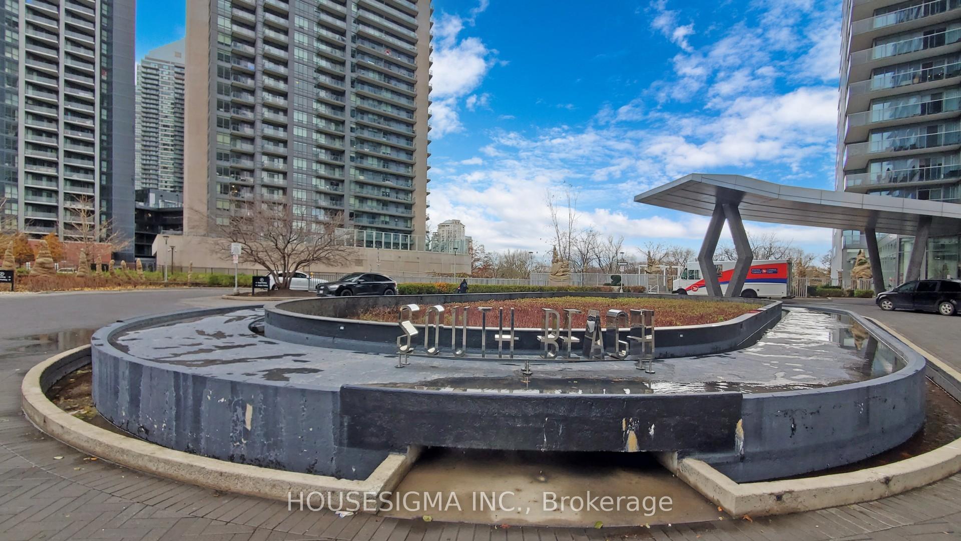 2 Bedrooms Condo at 88 Park Lawn, Toronto For sale