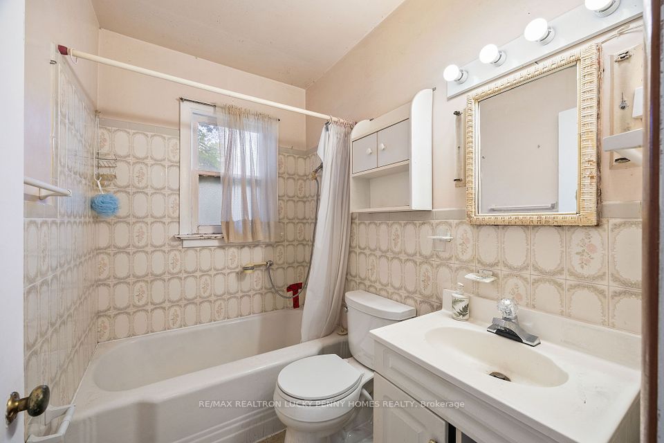 https://trreb-image.ampre.ca/Ea4XluXe7rTxCx3HUJMZ1w5adz5-TU456wvpMRPF-eg/rs:fit:960:960/wm:.5:so:0:50:.4/wmsh:10/wmt:PHNwYW4gZm9yZWdyb3VuZD0nd2hpdGUnIGZvbnQ9JzY4Jz5SRS9NQVggUkVBTFRST04gTFVDS1kgUEVOTlkgSE9NRVMgUkVBTFRZLCBCcm9rZXJhZ2U8L3NwYW4-/L3RycmViL2xpc3RpbmdzLzQwLzk3LzEwLzg4L3AvODg2YzlhNWYtZmNlMS00NTZkLThkOGItOTg5MjRiMTgxZTgwLmpwZw.jpg