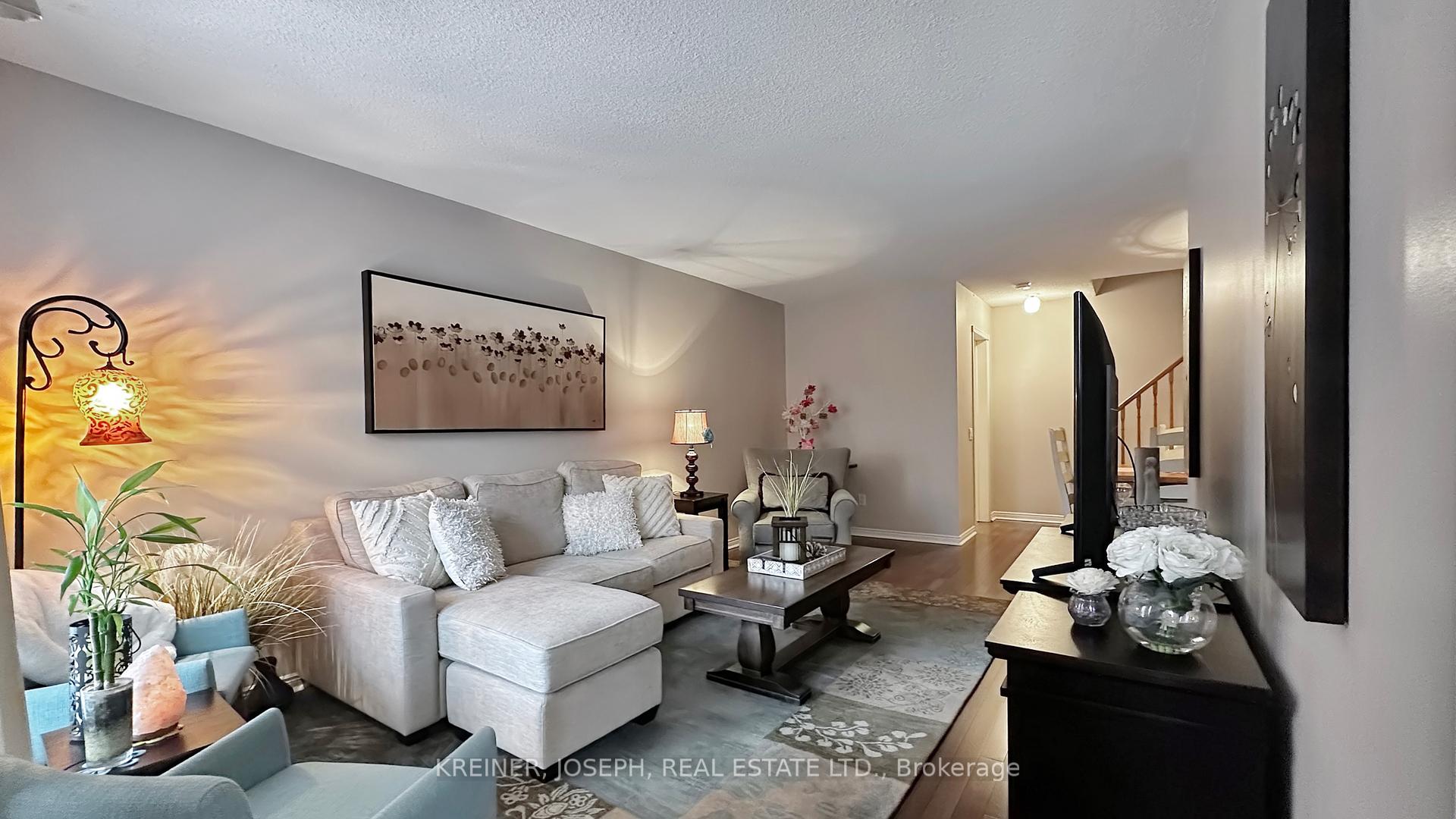 3 Bedrooms Condo at 900 Steeles,  Vaughan For sale