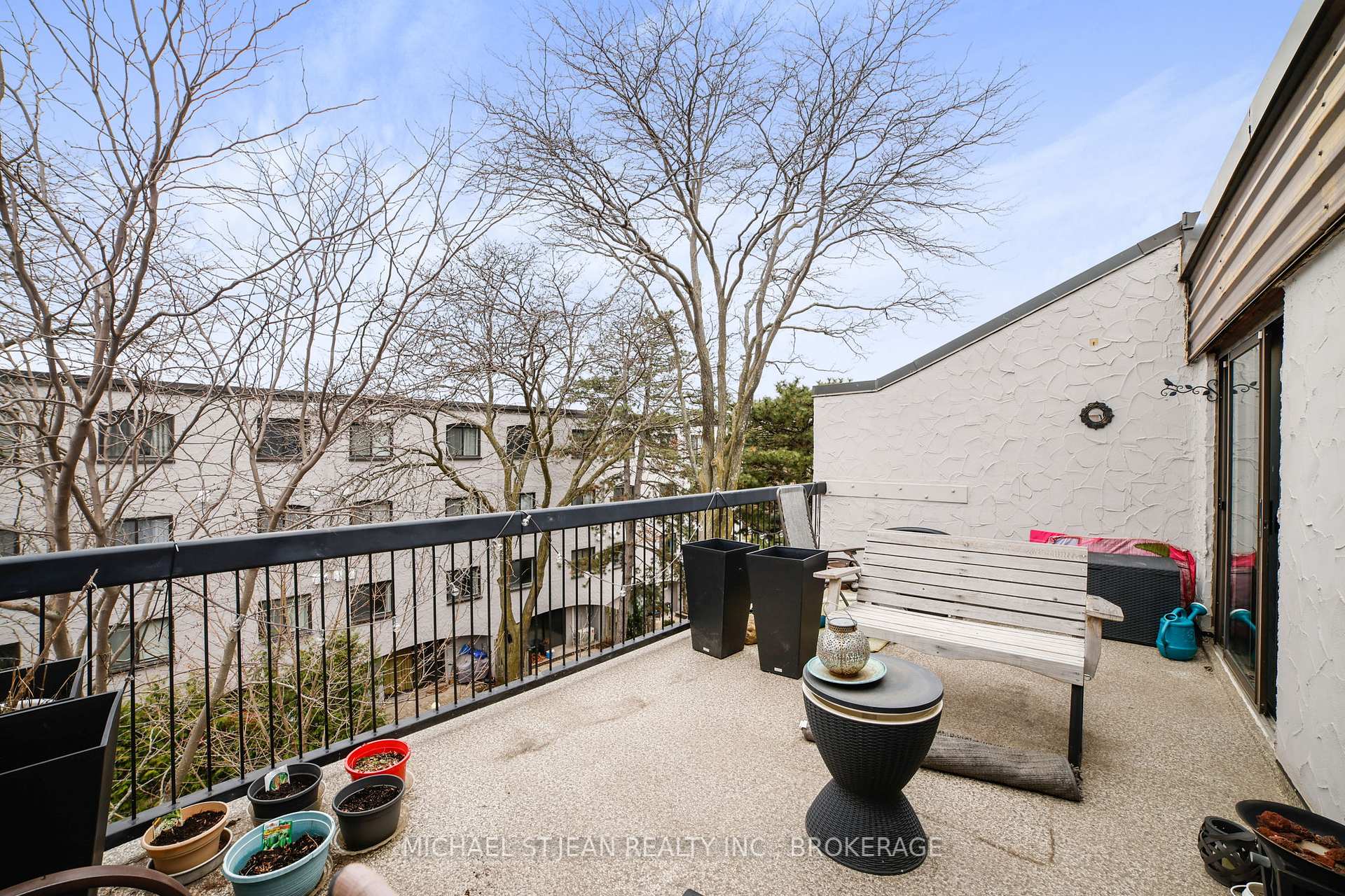 4 Bedrooms Condo at 1016 Falgarwood,  Oakville For sale