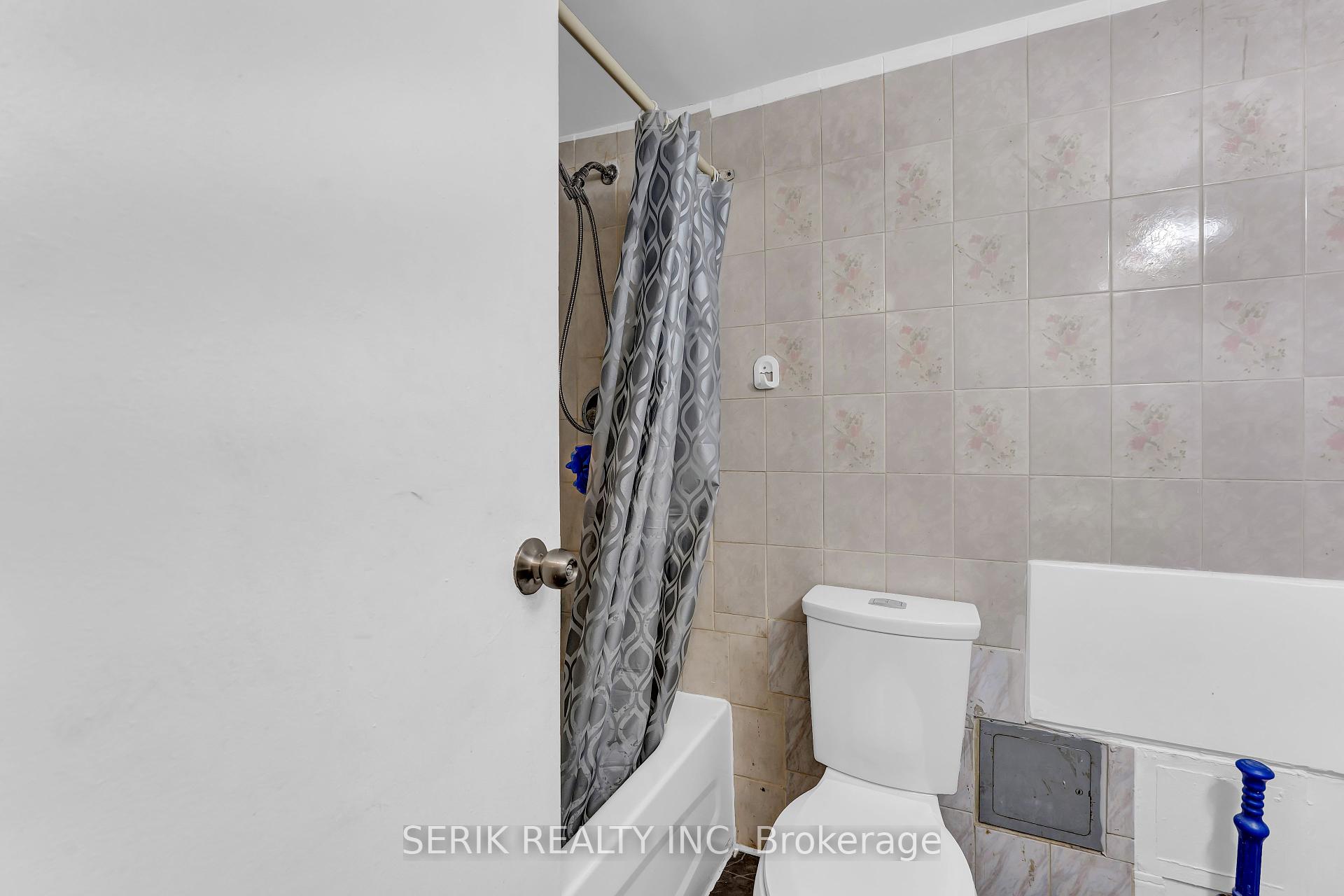 2 Bedrooms Condo at 4673 Jane,  Toronto For sale